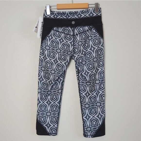 𝅺nwt Athleta Salutation Capris Black White S - Picture 5 of 13